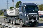 Ein MB Arocs mit Kippauflieger von L�derach am 11.9.26 bei Grauholz.