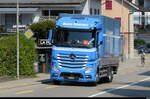 Mercedes Actros mit Pritschenaufbau unterwegs in Wetzikon am 31.07.2026