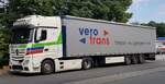 =MB Actros-Sattelzug der WENKO-WENSELAR GmbH mit einem Auflieger von VERO-Trans aus Österreich, 07-2022