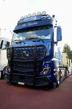 Frontansicht der MB Actros Zugmaschine von Jan Hug am 2.5.26 beim Truck Event Huttwil.
