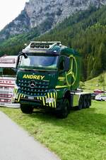 DieMB Arocs SLT Zugmaschine am 29.8.26 beim Diemtigtaler Truck Treff.