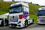 Eine MB Actros Zugmaschine von Emmi am 29.8.26 beim Diemtigtaler Truck Treff.
