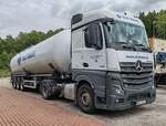 =MB Actros L-Silosattelzug der Firma SILO TRANS rastet im September 2025 an der A 7