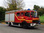 Feuerwehr Kriftel Mercedes Benz LF8 am 07.10.17 in Kriftel bei einer Katastrophenschutzübung an einer Berufsschule 