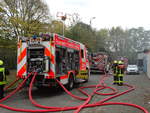 Feuerwehr Frankfurt Sossenheim Mercedes Benz Atego LF20 (ehemals HLF20 der BF) (Florian Frankfurt 43/44) am 28.10.17 in Rödelheim bei der Jugendfeuerwehr Abschlussübung 