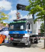 =MB Actros als Kranfahrzeug der Bundespolizei, gesehen im Juni 2019 beim Hessentag in Bad Hersfeld