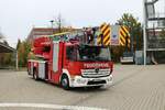Feuerwehr Weinheim Stadt Mercedes Benz Atego Rosenbauer DLK 23/12 am 30.10.21 bei einen Fototermin
