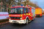 Feuerwehr Mainz Mercedes Benz Atego LF20 am 31.12.22 beim Silvesterschwimmen in Mainz am Rheinufer