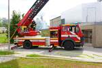 Feuerwehr Nidderau Mercedes Benz DLK am 13.08.23 in Hammersbach bei einer Übung
