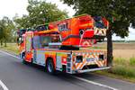 Feuerwehr Rüsselsheim am Main Hauptamtliche Kräfte Mercedes Benz Atego 1530 Rosenbauer DLK23/12 am 31.08.25 beim Kreisfeuerwehrtag in Rüsselsheim Bauschheim