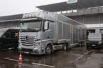 Dieser Mercedes-Benz Actros 1862 brachte am 4.10.2025 diverse Sportwagen zum Lausitzring. 