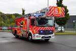 Berufsfeuerwehr Hanau Mercedes Benz Atego 1629 Magirus DLK 23/12 (Florian Hanau 1-30-1) am 04.10.25 bei einen Fototermin. Danke für das tolle Shooting