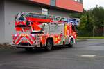 Berufsfeuerwehr Hanau Mercedes Benz Atego 1629 Magirus DLK 23/12 (Florian Hanau 1-30-1) am 04.10.25 bei einen Fototermin. Danke für das tolle Shooting
