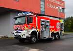 Berufsfeuerwehr Hanau Mercedes Benz Arocs 2642 Lentner GTLF (Florian Hanau 1-26-1) am 04.10.25 bei einen Fototermin. Danke für das tolle Shooting