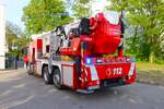 Mercedes Benz Econic 2633 LL mit Bronto Skylift F34RLX Aufbau (Florian Allessa 97/38) der Werkfeuerwehr Cassella Chemiepark Frankfurt am 02.05.26 beim Tag der offenen T�r der Feuerwehr Frankfurt