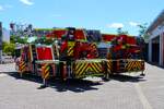 Feuerwehr Neu-Isenburg Mercedes Benz Econic 1830 LL Rosenbauer DLK (Florian Isenburg 1/30-1) und (Florian Isenburg 1/30-2) am 13.06.26 bei einen Fototermin.