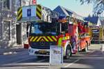 Mercedes Benz DLK 2, Hubrettungsfahrzeug, Leiter mit Korb, kann bis auf 23 m ausgefahren werden, die Technischen Erkl�rungstafeln wurden von Mitgliedern der Jugendfeuerwehren erstellt.
