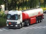 ACTROS-1844 von Seifriedsberger transportiert eine Ladung Diesel/Heizl zum Verbraucher; 130726
