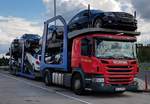 =Scania P410-Autotransporter der Firma VOGELMANN steht auf einem Rastplatz an der A 7, 09-2020 