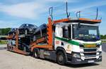 =Scania P 450-Autotransporter steht zur Fahrerpause an der A 7, 06-2023