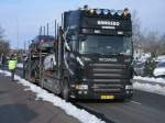 Am 11.Februar 2013 brachte Dieser dnische SCANIA Autotransporter Autos nach Bergen/Rgen.