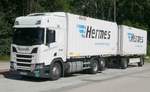 =Scania-Hängerzug unterwegs für HERMES, 11-2020