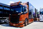 Ein Scania H�ngerzug von R Trans am 27.6.26 beim Trucker Festival Interlaken.