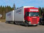 Scania R500  Gigaliner  in Riihimäki, 28.4.13     Während in Deutschland noch diskutiert und probiert wird, laufen in Finnland diese XXL-Lkw längst im Regelbetrieb, und haben gefühlt einen Anteil von