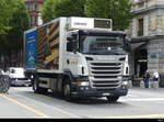 Scania R 380 mit Kastenaufbau unterwegs in Luzern am 27.07.2023