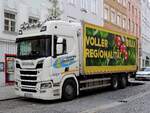 SCANIA R520 mit Wechselbrücke einer bekannten Supermarktkette; 240325