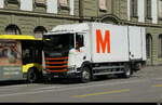 Scania R 450 mit Kastenaufbau unterwegs in der Stadt Bern am 11.04.2026