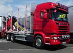 =Scania-Holztransporter steht beim Country-, Trucker- und Streetfoodfestival Fulda im Juli 2017