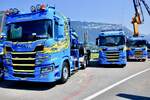 Ein Scania Holztransporter und weitere von Martin Wittwer am 27.6.26 beim Trucker Festival in Interlaken.