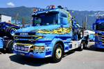Ein Scania Torpedo Holztransporter von Martin Wittwer am 27.6.26 beim Trucker Festival Interlaken.