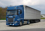 =Scania R 450-Sattelzug aus Italien rastet an der A 7, 04-2021