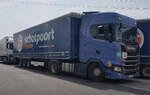 =Scania S 450 transportiert einen Sattelauflieger von SCHOTPOORT-Logistics, 07-2021