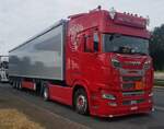 =Scania-Sattelzug des schweizerischen Unternehmens HALTRA-Logistik, 08-2021