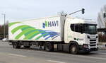 HAVI Logistics GmbH mit einem Sattelzug mit SCANIA R 410 Zugmaschine am 03.02.22 Berlin Marzahn.