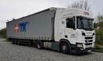 =Scania R 450-Sattelzug von DTK-Logistics aus Dänemark, 04-2023