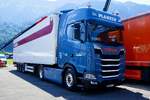 Ein Scania Satzelzug von Mischa Berger im Auftrag von Planzer am 27.6.26 beim Trucker Festival Interlaken.