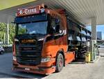 Ein Scania Sattelzug von R-Trans am 7.7.26 in Th�rishaus.