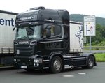 Scania R 520 rastet am Autohof Fulda Nord im Juni 2016