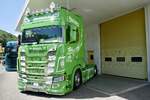 Die gr�ne Scania Zugmaschine Big Denny am 9.5.26 beim Cholehof Truck Treffen in Brugg.