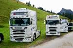 Zwei Scania Zugmaschinen von Krummen Kerzers am 29.8.26 beim Diemtigtaler Truck Treff.