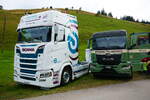 Eine Scania Zugmaschine von Schulthess und ein MAN von Messerli am 29.8.26 beim Diemtigtaler Truck Treff.