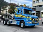 Eine Scania Torpedo Zugmaschine von Wittwer auf Hochzeitsfahrt am 29.8.26 in Interlaken.