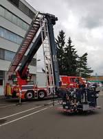 Feuerwehr Obertshausen Scania Hubrettungsbühne (HRB 32) (Florian Obertshausen 3-38-1) am 01.07.17 beim Tag der Offenen Tür der Firma Karl Mayer