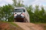Scania 460R XT des DRK am Rettmobil Offroad Parkour am 08.05.26