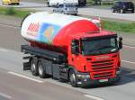Scania Tankwagen aufgenommen am 02.07.2013 auf der A5 beim Flughafen Frankfurt.