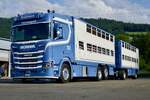 Ein Scania Vieh-H�ngerzug von Br�hlmann am 1.6.26 in Malters.
